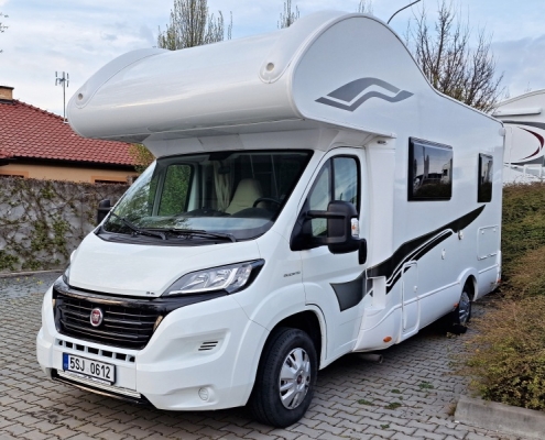 Půjčovna obytného auta s alkovnou XGO Dynamic 25 | BydliBus.cz
