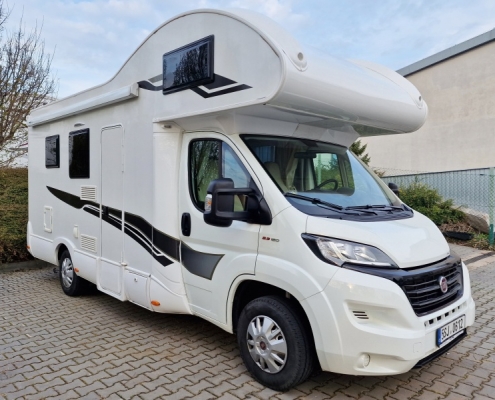 Půjčovna obytného auta s alkovnou XGO Dynamic 25 | BydliBus.cz
